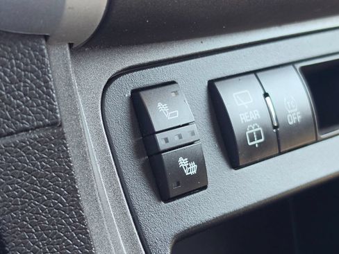 Used 2012 Chevrolet Traverse LT AWD/4WD image 23