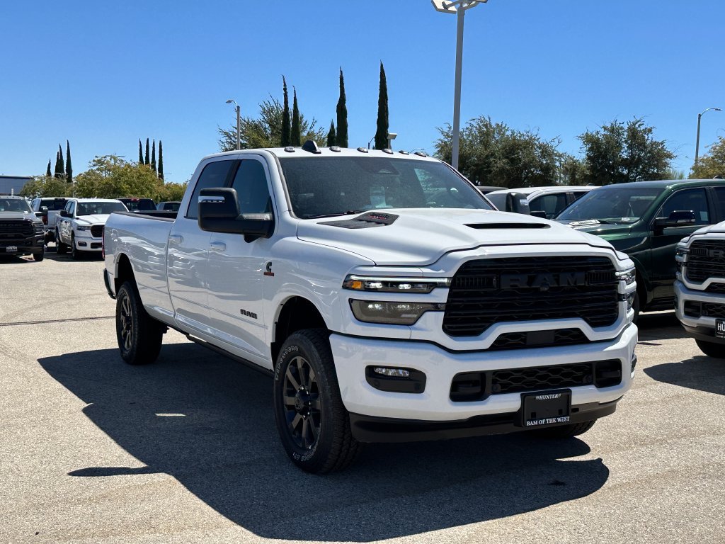 New 2026 RAM 2500 Laramie AWD/4WD image 9