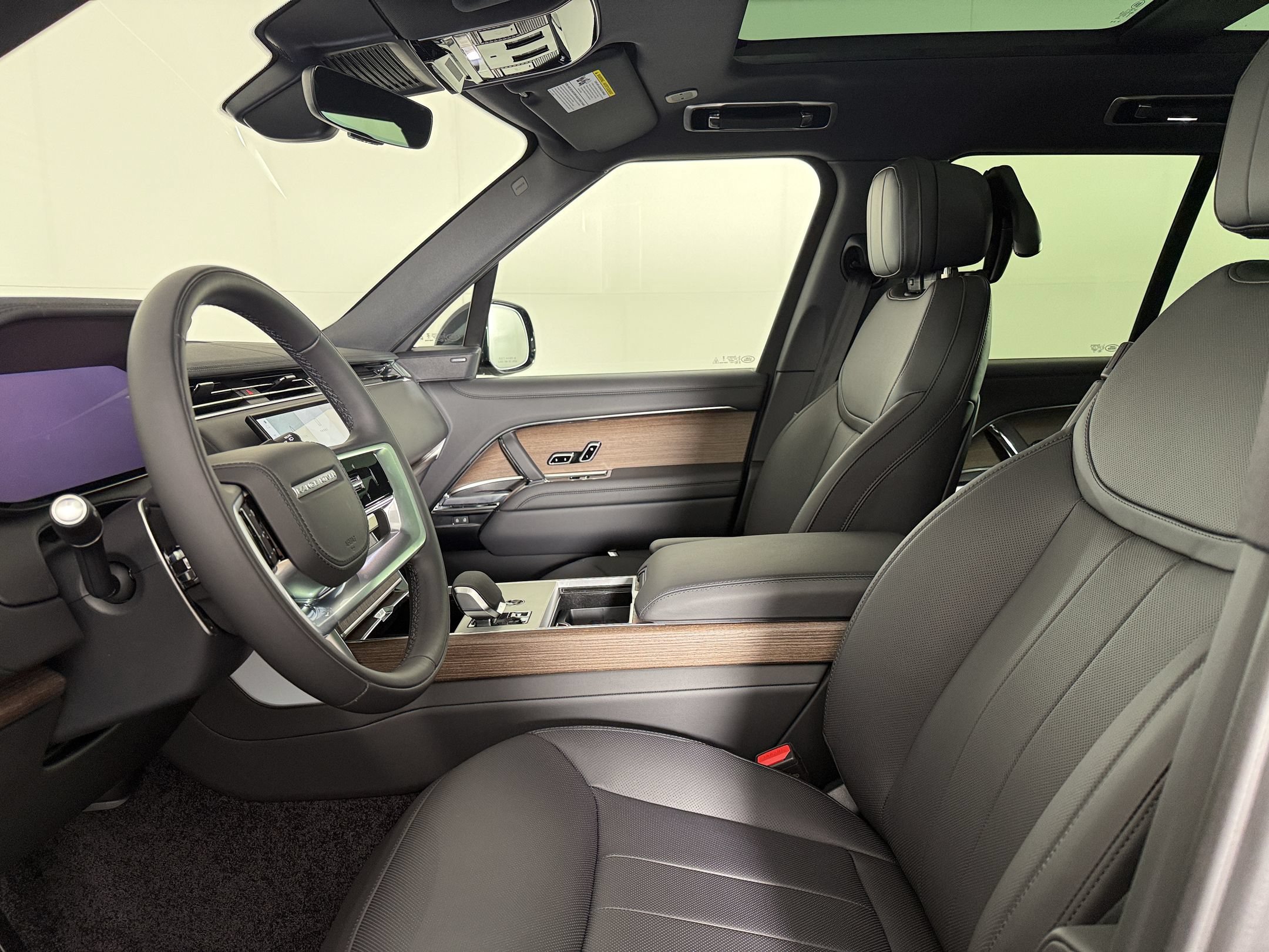New 2026 Land Rover Range Rover SE AWD/4WD image 5