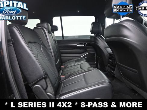 Used 2024 Jeep Wagoneer L Series II RWD image 12