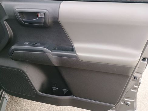 Used 2022 Toyota Tacoma SR w/ SR Convenience Package image 21
