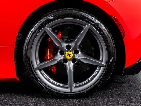 Used 2022 Ferrari F8 Tributo image 17