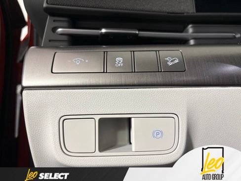 Used 2025 Hyundai Kona SEL AWD/4WD image 21
