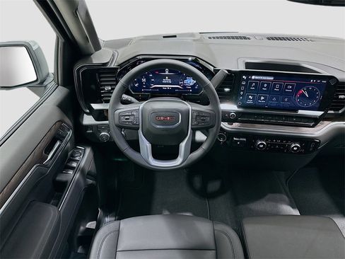 New 2026 GMC Sierra 1500 SLT image 23