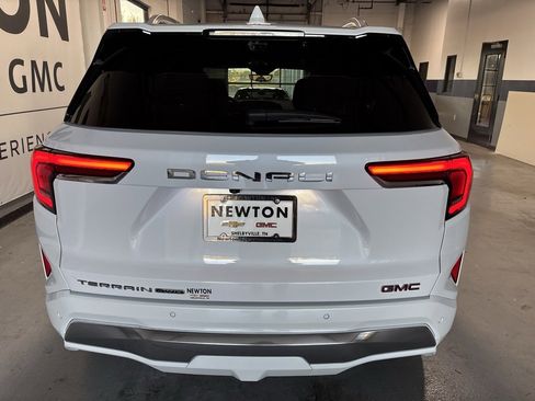 New 2026 GMC Terrain Denali w/ LPO, Floor Liner Package image 30