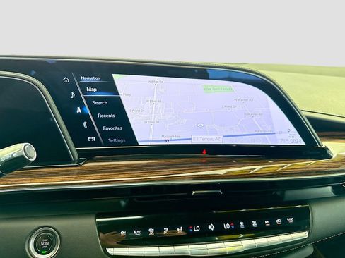 Used 2023 Cadillac Escalade ESV Luxury AWD/4WD image 16