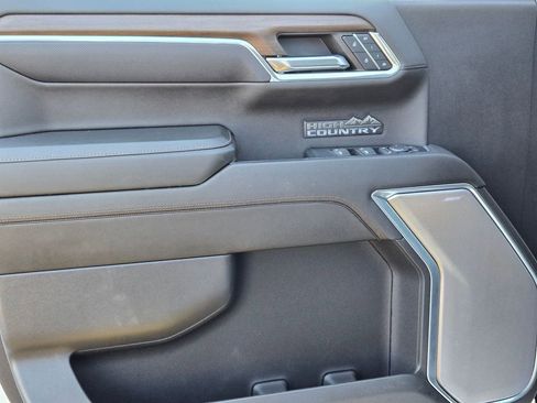 Used 2024 Chevrolet Silverado 1500 High Country image 25