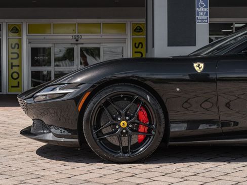Used 2023 Ferrari Roma image 9