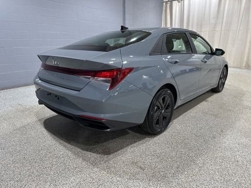 Used 2021 Hyundai Elantra SEL image 4