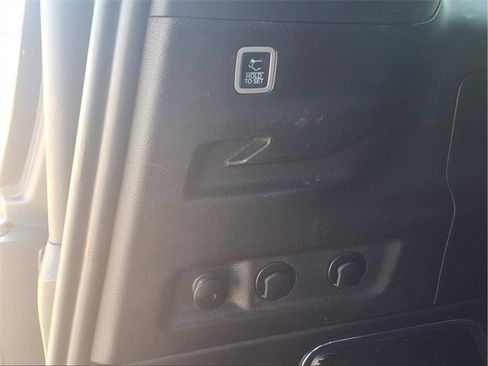 Used 2024 Jeep Wagoneer L Series II image 34