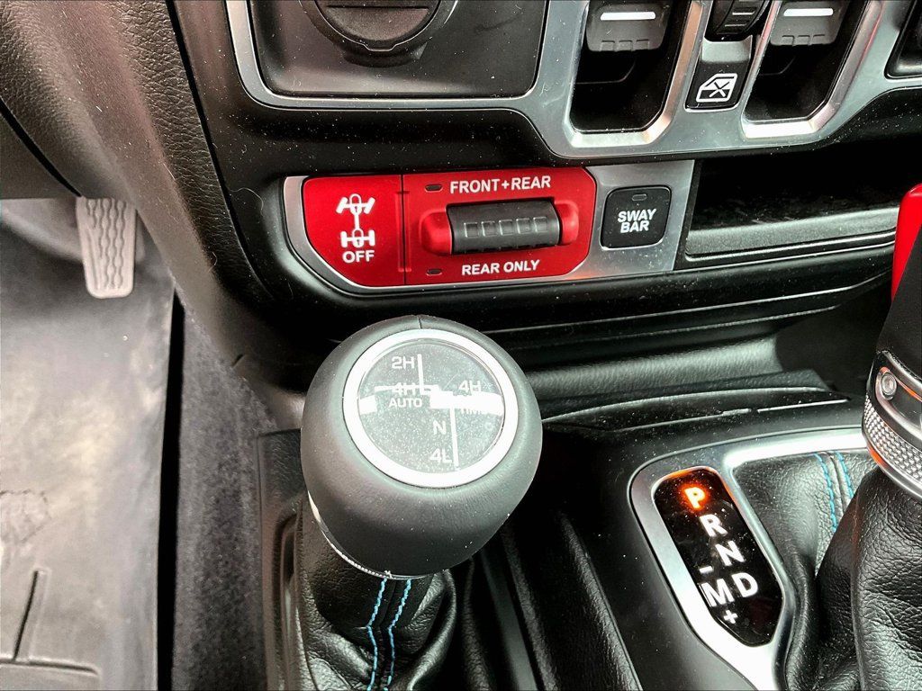 Used 2021 Jeep Wrangler Unlimited Rubicon 4xe w/ Cold Weather Group AWD/4WD image 17