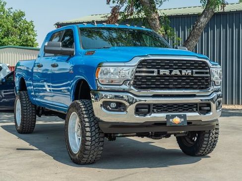 Used 2022 RAM 2500 Big Horn w/ Level C Equiment Group AWD/4WD image 8