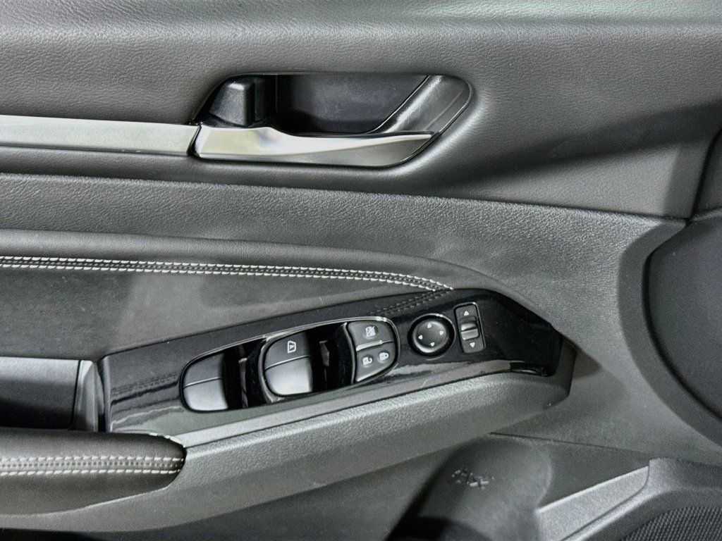 Certified 2023 Nissan Altima 2.5 SV w/ SV Premium Package FWD image 24