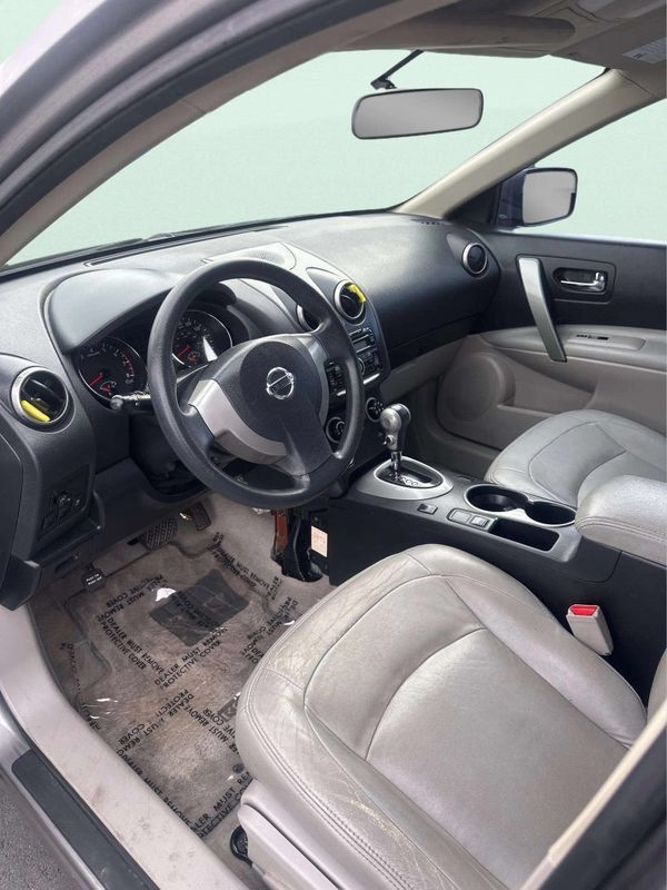 Used 2014 Nissan Rogue S FWD image 11