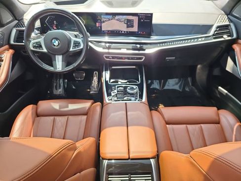 Used 2024 BMW X7 xDrive40i w/ M Sport Package AWD/4WD image 13