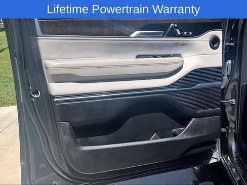 Used 2023 Jeep Grand Wagoneer 4WD w/ Rear Seat Video Group 1 image 21