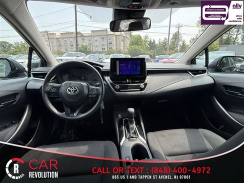 Used 2024 Toyota Corolla LE FWD image 8