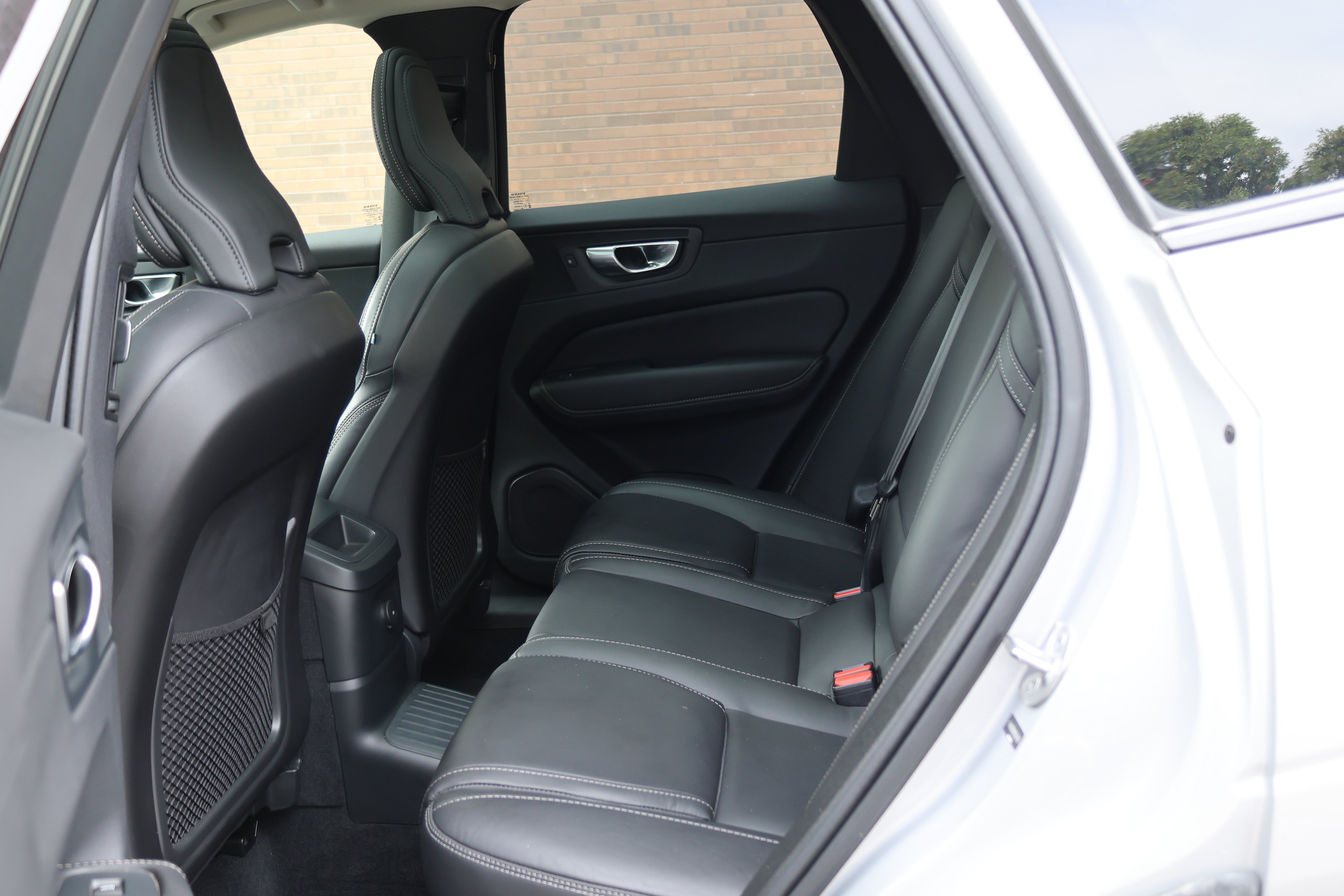 Used 2024 Volvo XC60 T8 Ultimate AWD/4WD image 16