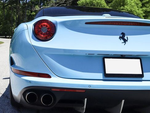 Used 2015 Ferrari California T RWD image 85