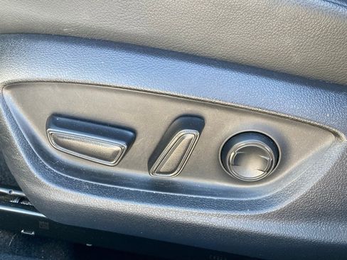 Used 2024 Toyota Camry SE image 12