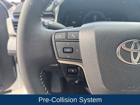 Used 2025 Toyota Camry SE image 16