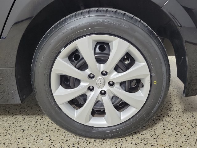 Used 2024 Toyota Corolla LE FWD image 8