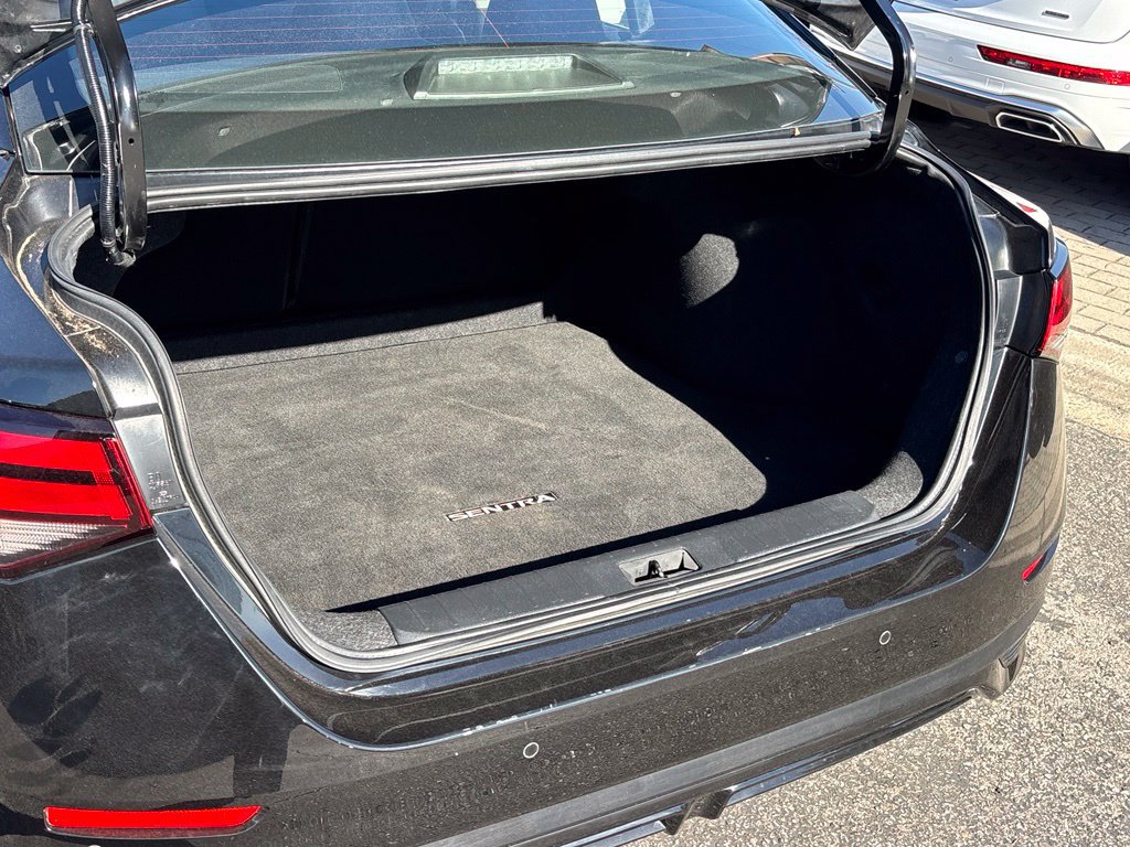 Used 2025 Nissan Sentra SR FWD image 28