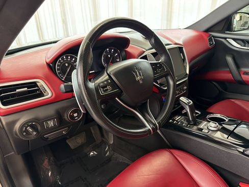 Used 2022 Maserati Ghibli Modena RWD image 4