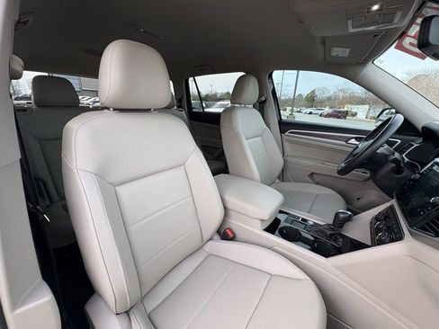 Used 2023 Volkswagen Atlas SE image 32