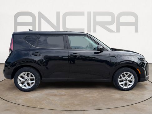 Used 2023 Kia Soul LX w/ Option Group 015 FWD image 12