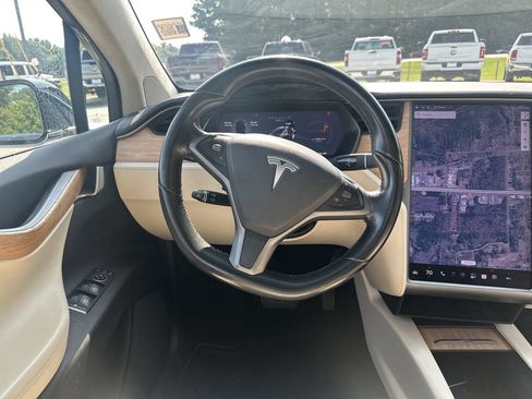 Used 2018 Tesla Model X 75D AWD/4WD image 22