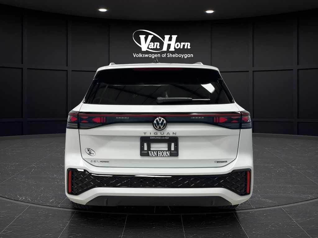 Used 2026 Volkswagen Tiguan SEL R-Line AWD/4WD image 7