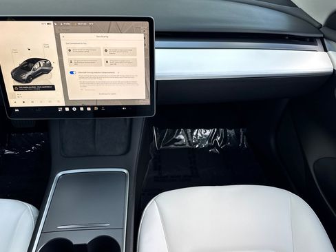 Used 2023 Tesla Model 3 Standard Range RWD image 22