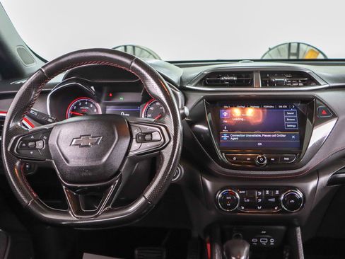 Used 2021 Chevrolet TrailBlazer RS w/ Technology Package FWD image 17