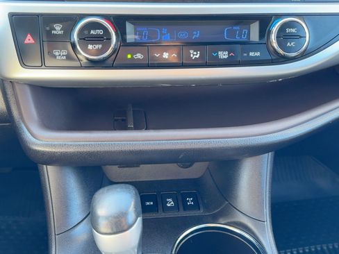 Used 2016 Toyota Highlander XLE image 19