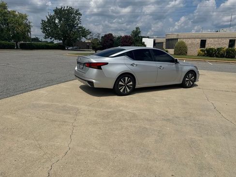 Used 2021 Nissan Altima 2.5 SV FWD image 13