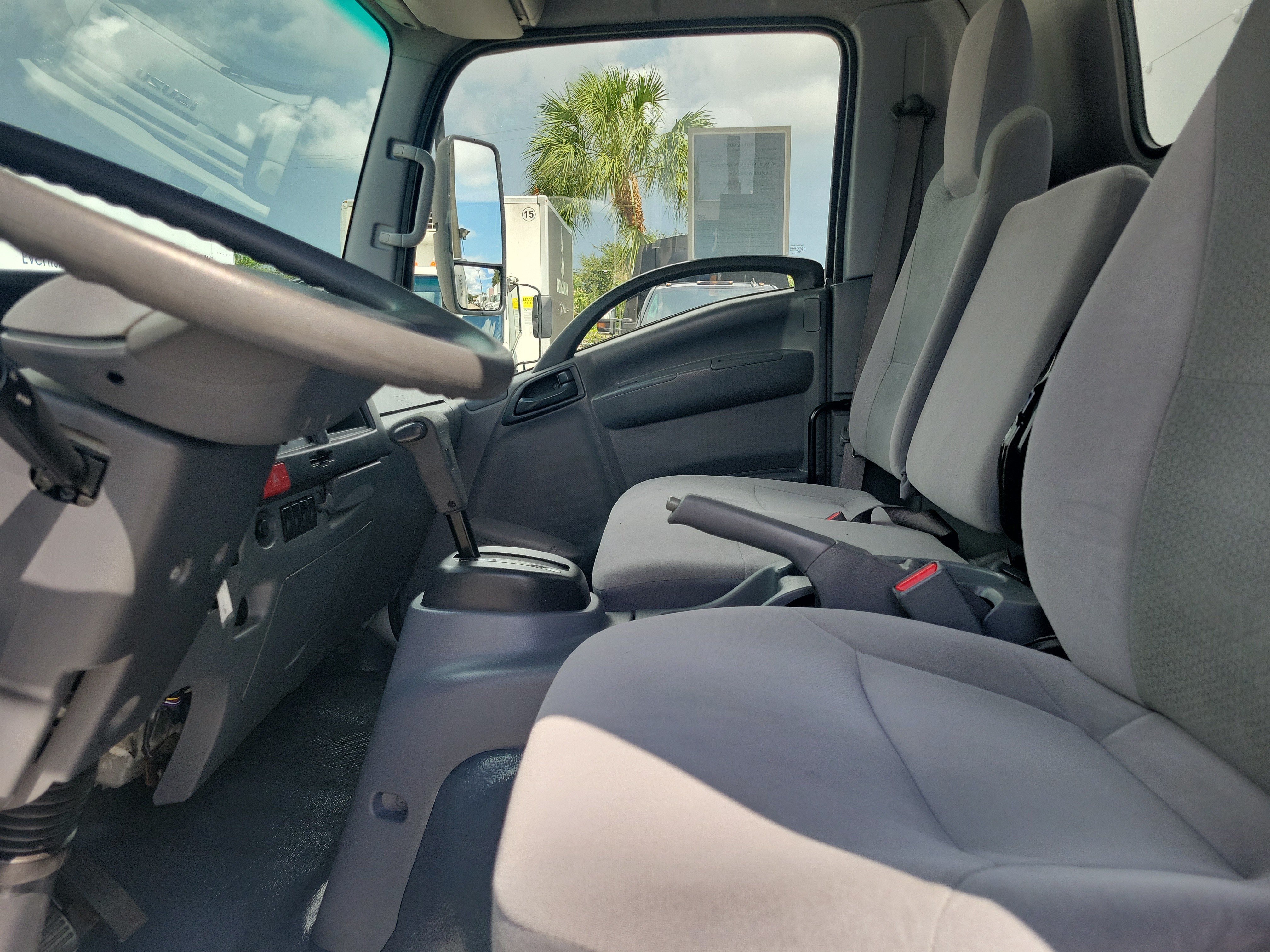 Used 2021 Isuzu NPR RWD image 22