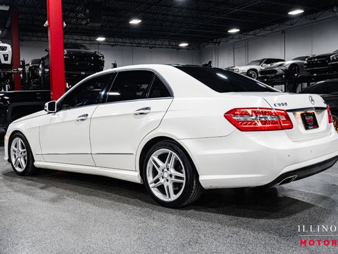 Used 2011 Mercedes-Benz E 550 4MATIC Sedan image 3