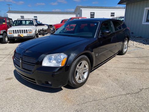 Used 2005 Dodge Magnum R/T w/ Convenience Group II image 2