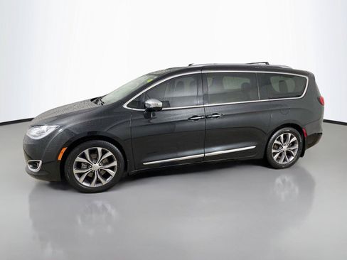 Used 2017 Chrysler Pacifica Limited w/ UConnect Theater Package FWD image 8