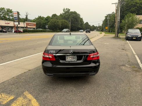Used 2010 Mercedes-Benz E 350 4MATIC Sedan image 6