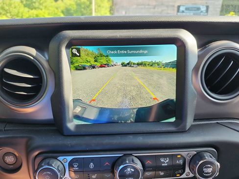 New 2023 Jeep Gladiator Sport image 14