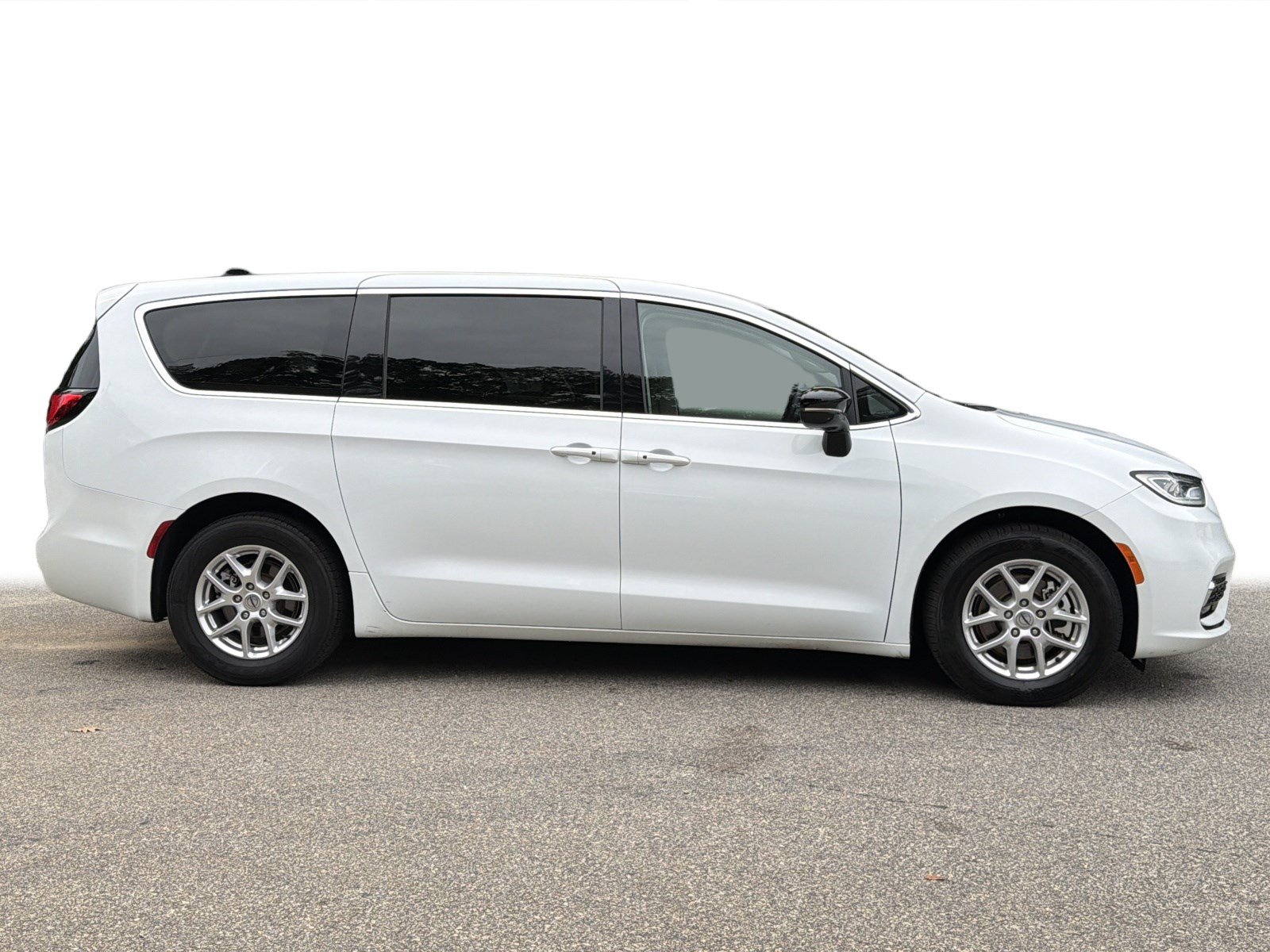 Used 2024 Chrysler Pacifica Touring-L FWD image 29
