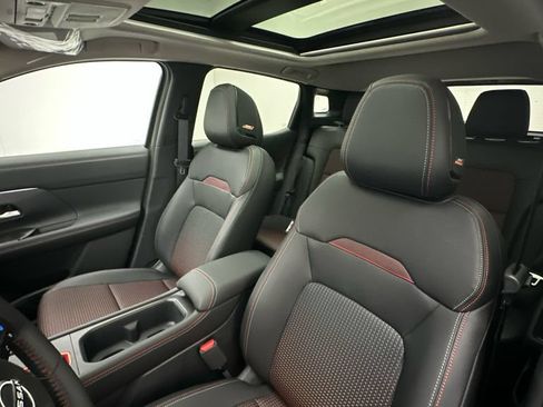New 2026 Nissan Kicks SR w/ SR Premium Package AWD/4WD image 9