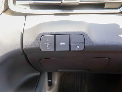 Used 2023 Hyundai Elantra SEL FWD image 18