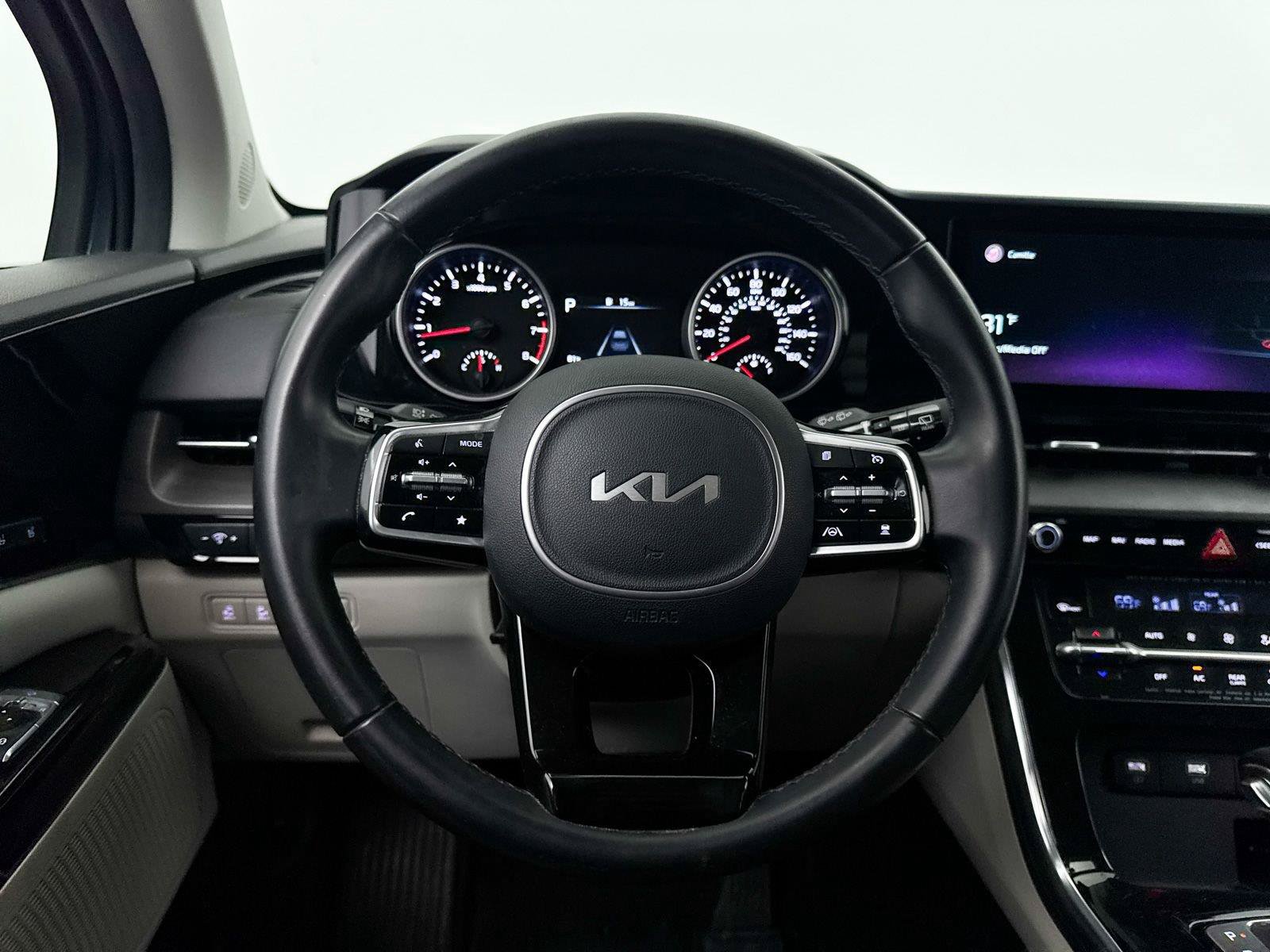 Used 2022 Kia Carnival SX FWD image 3