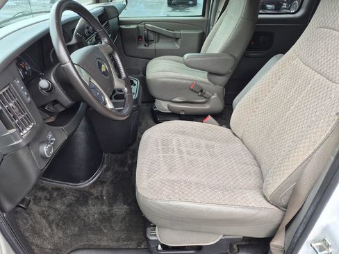 Used 2018 Chevrolet Express 3500 LT w/ LT Preferred Equipment Group RWD image 11