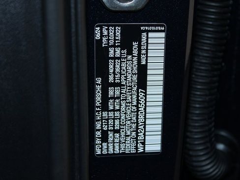 Used 2024 Porsche Cayenne Coupe image 27