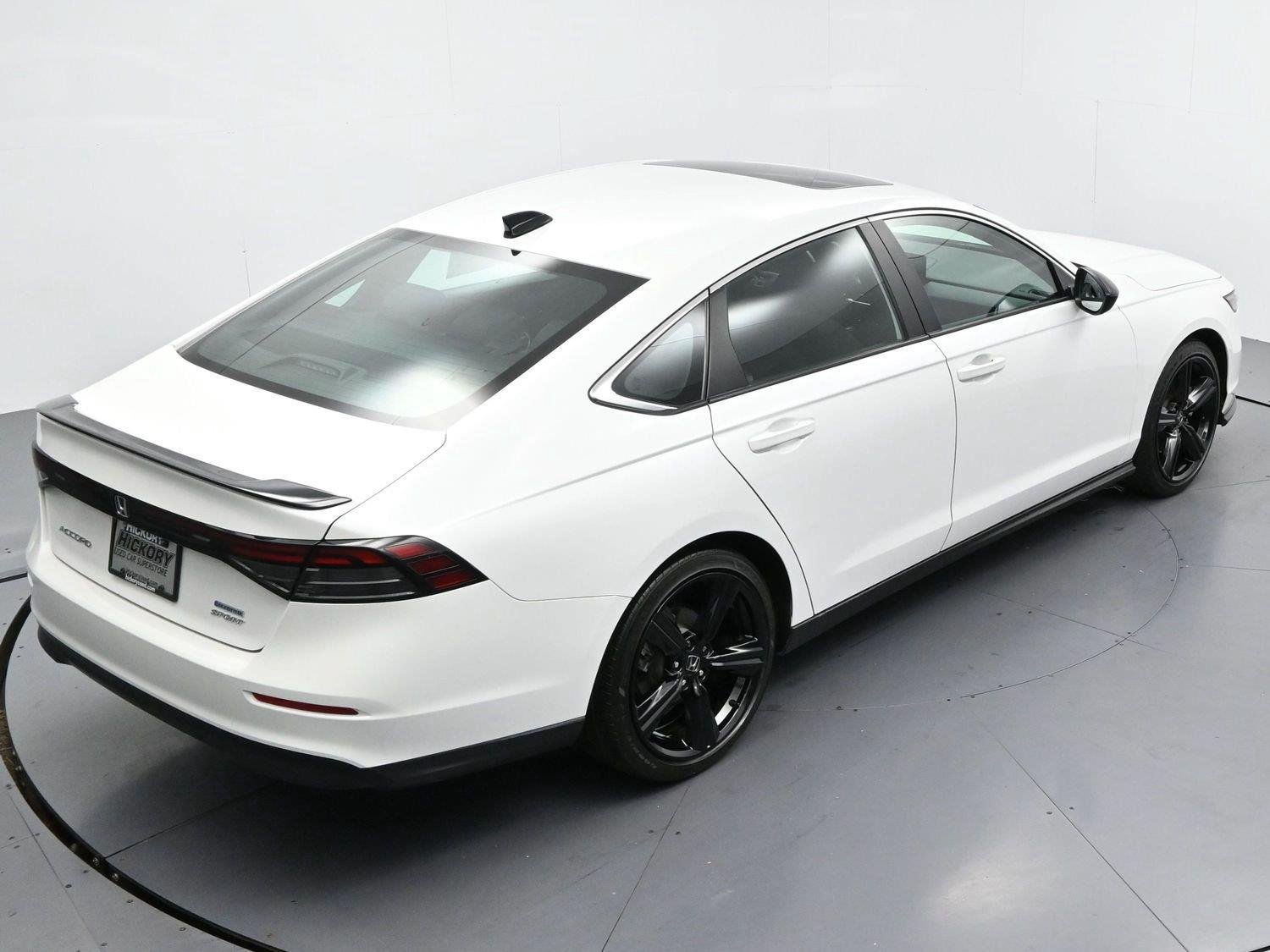 Used 2024 Honda Accord Sport image 40