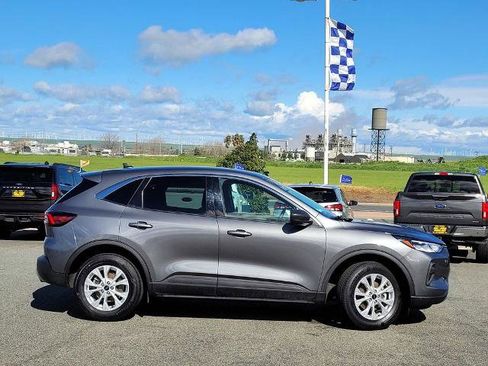 Certified 2023 Ford Escape Active image 3